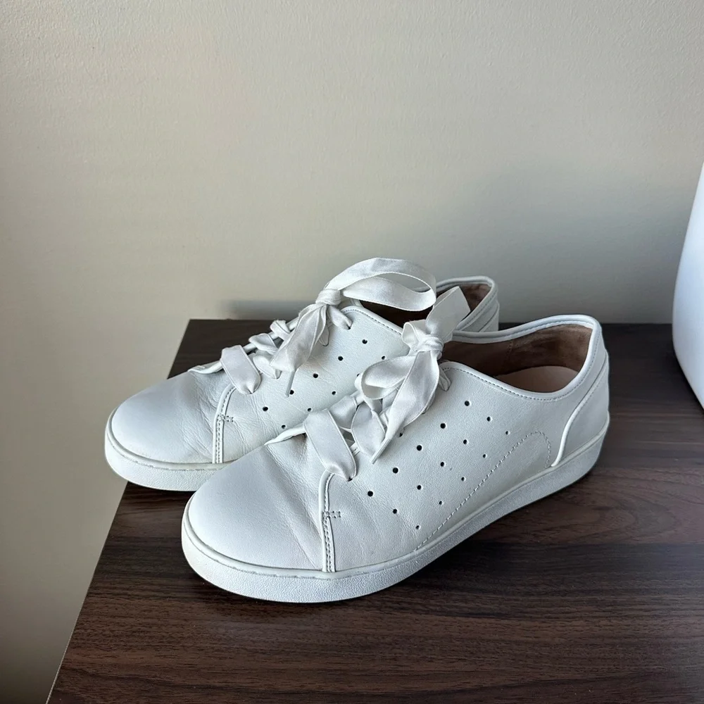 Vionic Keke Leather Sneakers Ribbon Laces in White - Picture 4 of 10